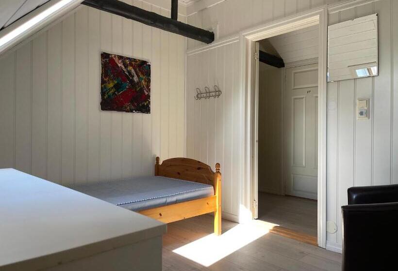 اتاق استاندارد, Jondal