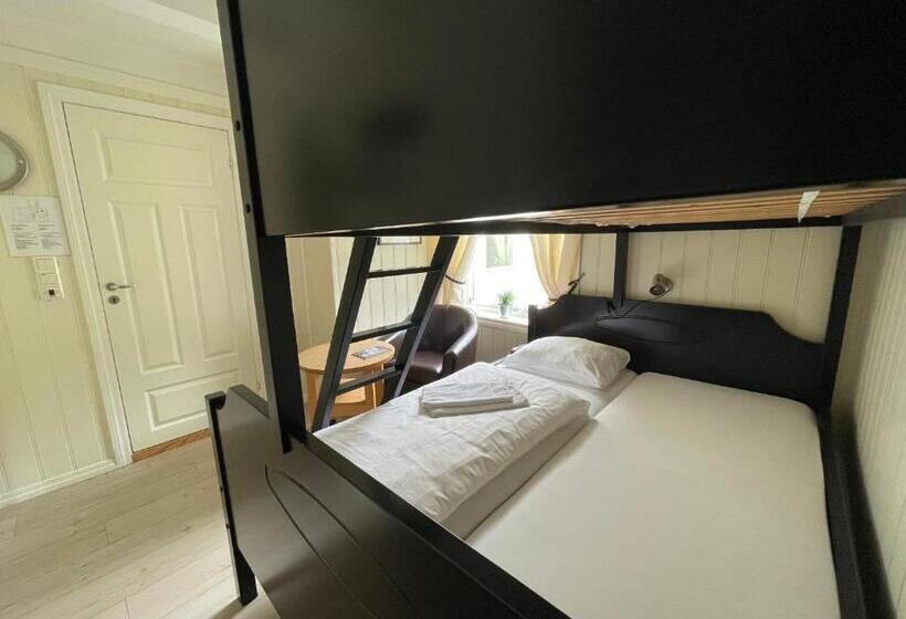 اتاق استاندارد سه نفره, Jondal