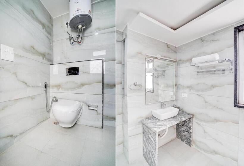 Triple Classic Room, O Tanishq Ashiana