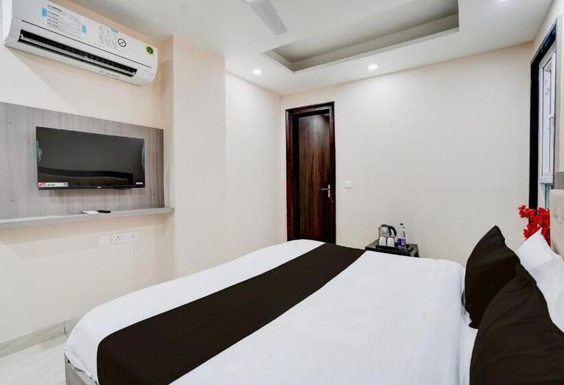 Triple Classic Room, O Tanishq Ashiana