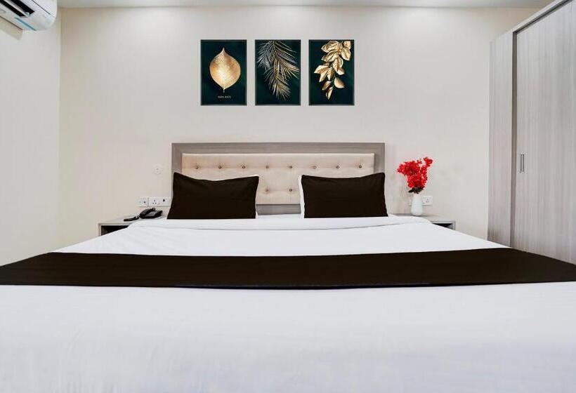 Triple Classic Room, O Tanishq Ashiana