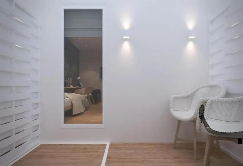 Standard Triple Room with Terrace, University Boutique Rooms