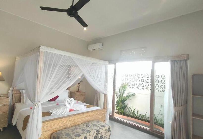 プールビュースタンダードルーム, Villa Candra Canggu