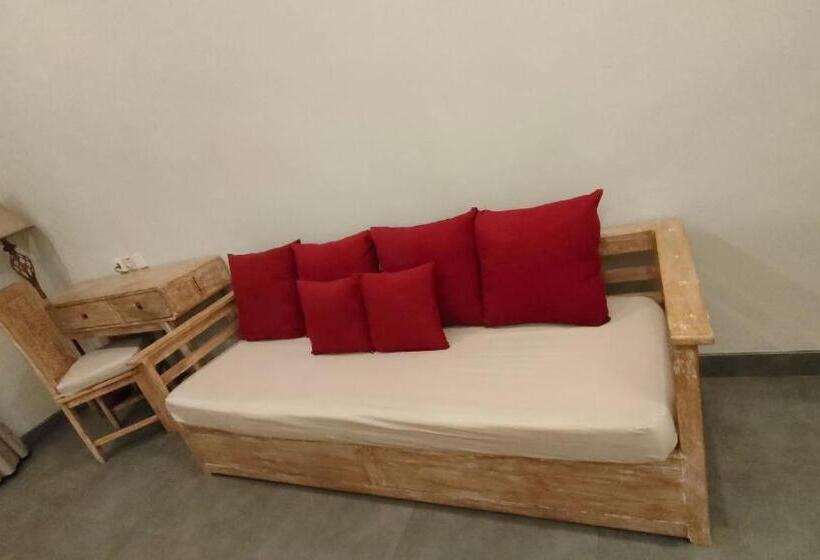 プールビュースタンダードルーム, Villa Candra Canggu