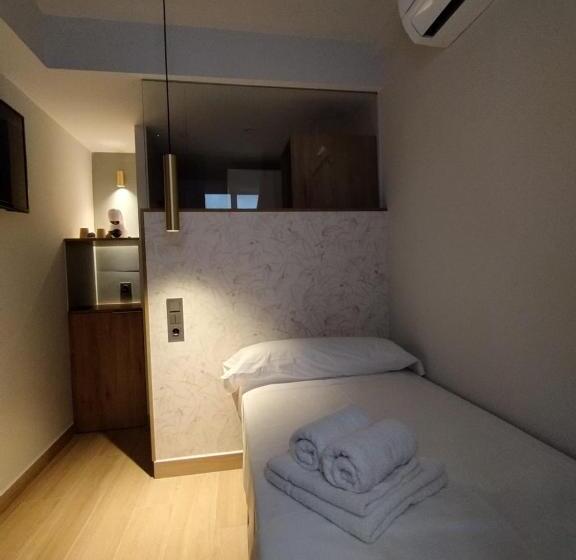 اتاق استاندارد یک نفره, Plaza Rooms