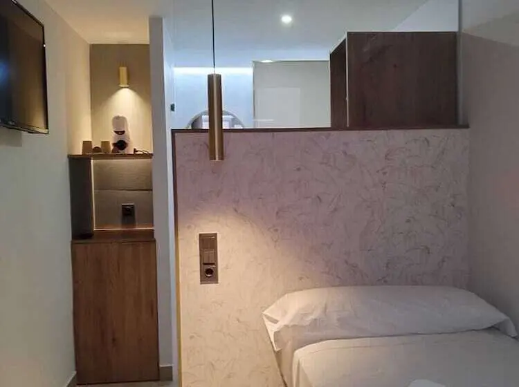 Standard Yhden Hengen Huone, Plaza Rooms