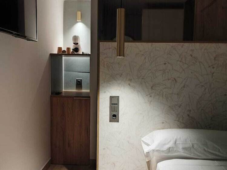 اتاق استاندارد یک نفره, Plaza Rooms