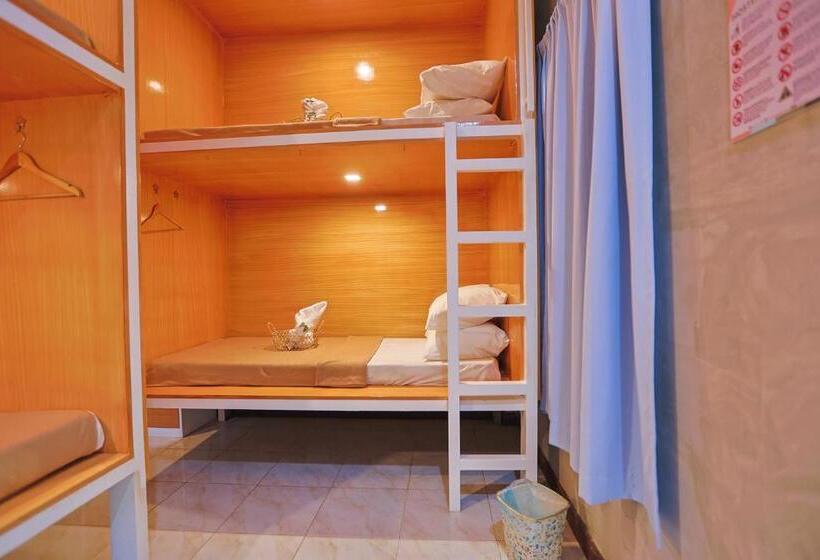 Cama em Quarto Compartilhado, Tahan Hostel