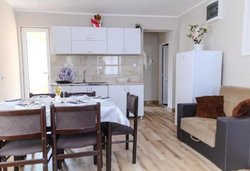 1 Bedroom Apartment Mountain View, Vila Misljenovic, U Centru Sokobanje, Na Pesackoj Zoni