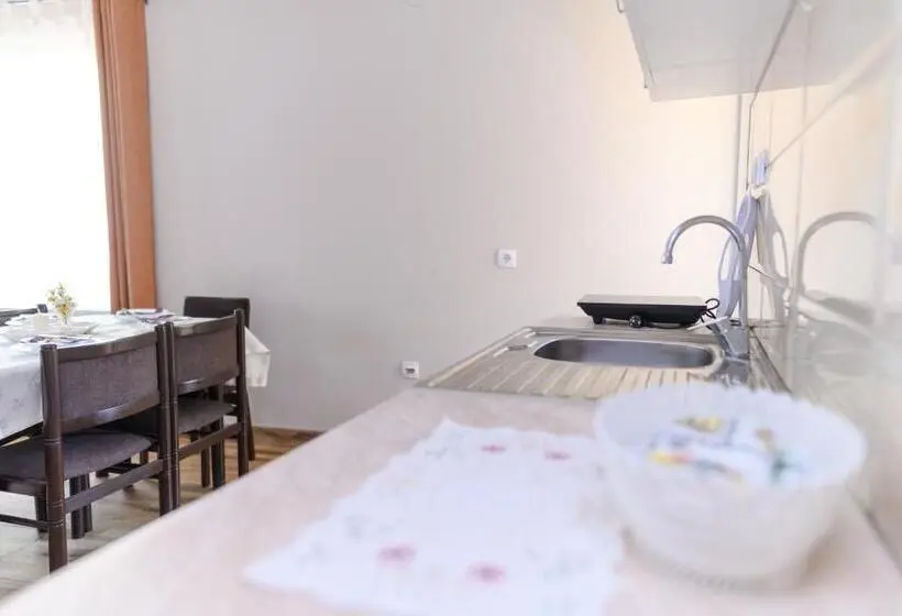 1 Bedroom Apartment Mountain View, Vila Misljenovic, U Centru Sokobanje, Na Pesackoj Zoni