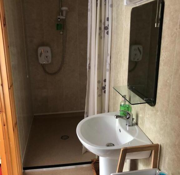 Номер Стандарт, Glendale House