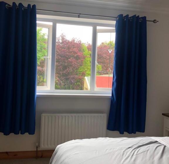 Номер Стандарт, Glendale House