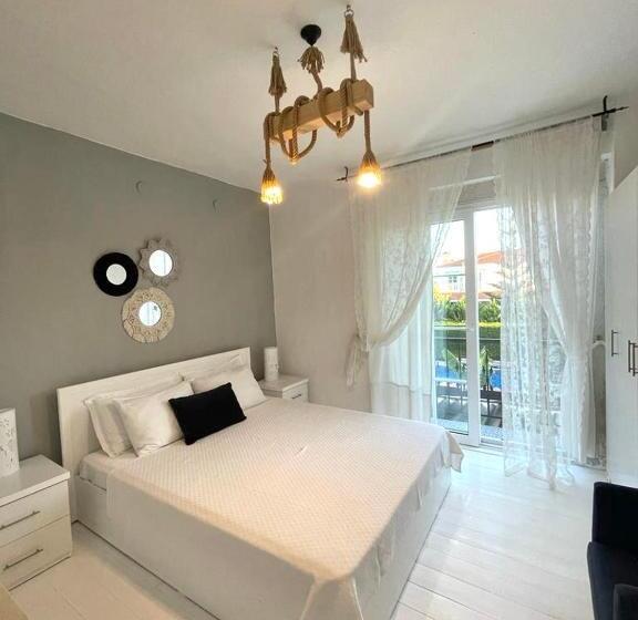 اتاق استاندارد با چشم‌انداز استخر, Purlen Otel