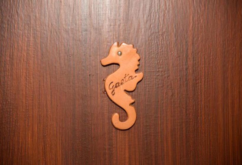 带大床的标准间, Sul Golfo