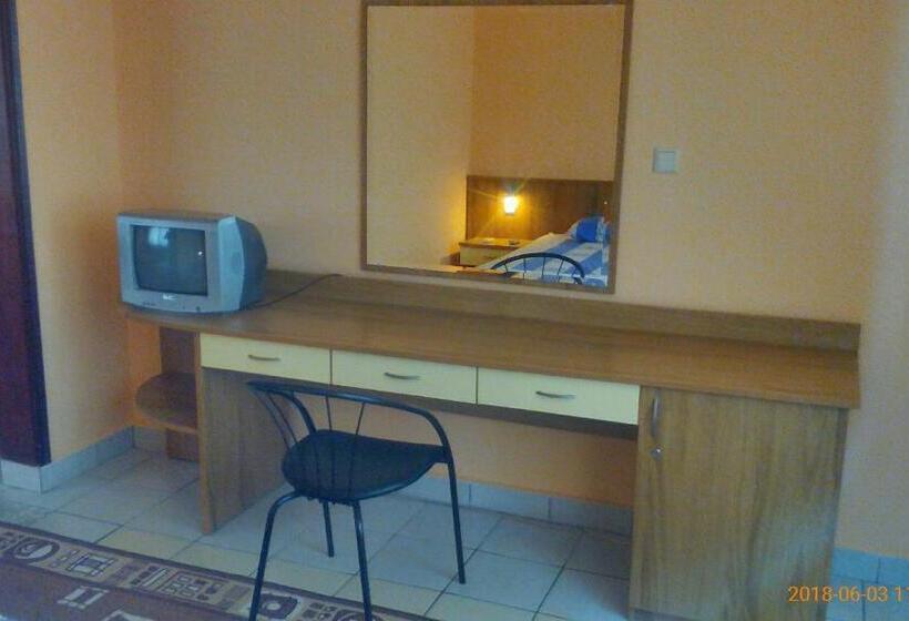 غرفة عائلية مطلّة علي البحر, Famili Hotel Barba Yani