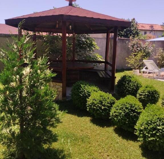 غرفة قياسية مزوَّدة بشُرفة, Famili Hotel Barba Yani