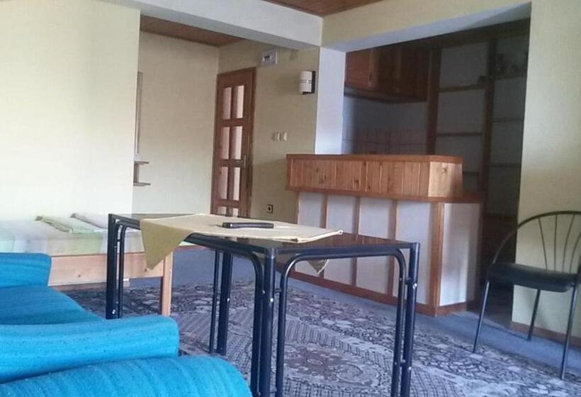 غرفة عائلية, Famili Hotel Barba Yani