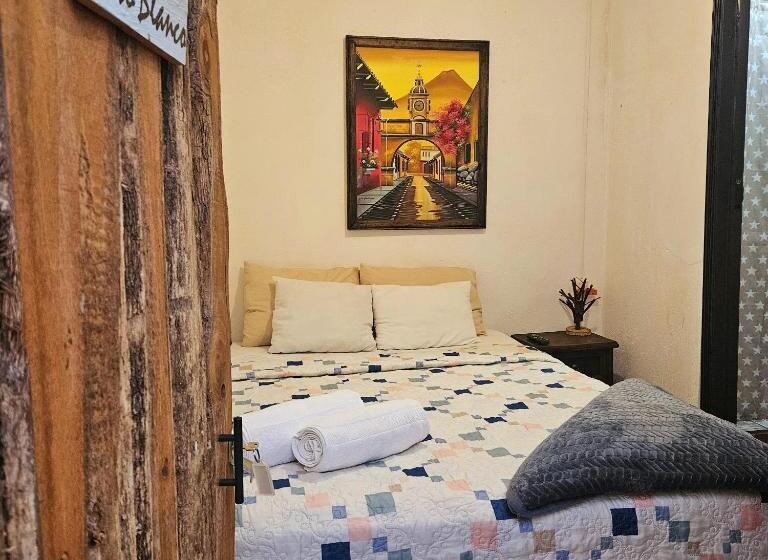 اتاق استاندارد با چشم‌انداز کوهستان, Cermeño S House