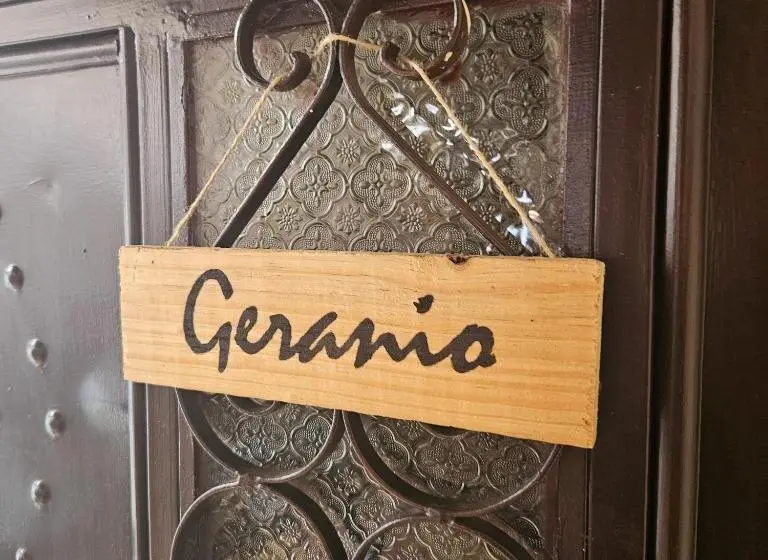اتاق استاندارد سه نفره, Cermeño S House