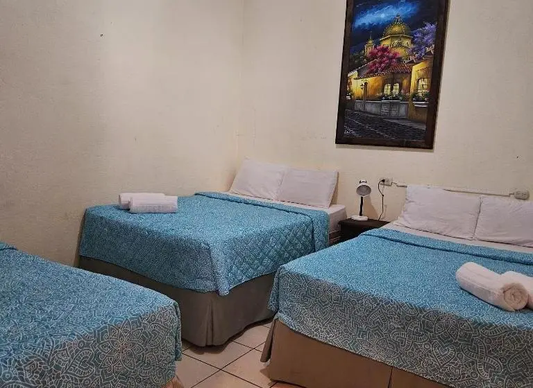 اتاق استاندارد سه نفره, Cermeño S House