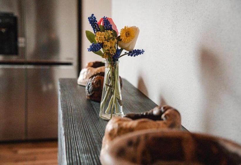 ファミリールーム, Farma Tasov