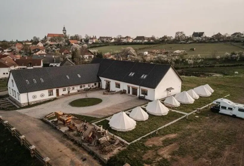 Standard Tent, Farma Tasov