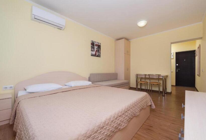 شقة غرفة واحدة, Promenad