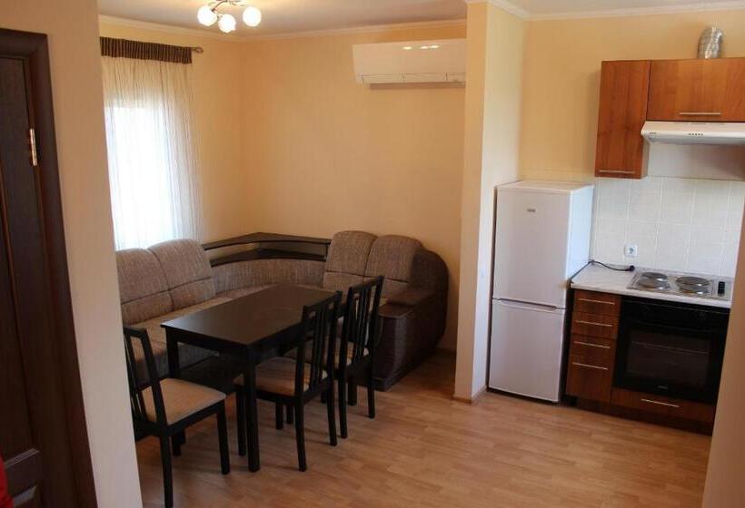 شاليه غرفة نوم واحدة, Promenad