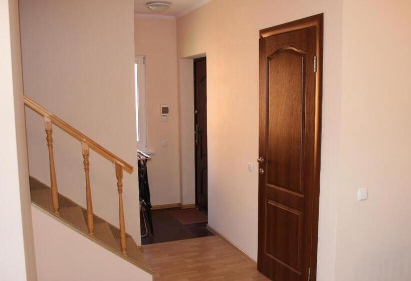 شاليه غرفة نوم واحدة, Promenad