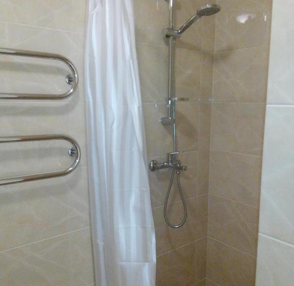 جناح مطلّ علي البحر, Promenad