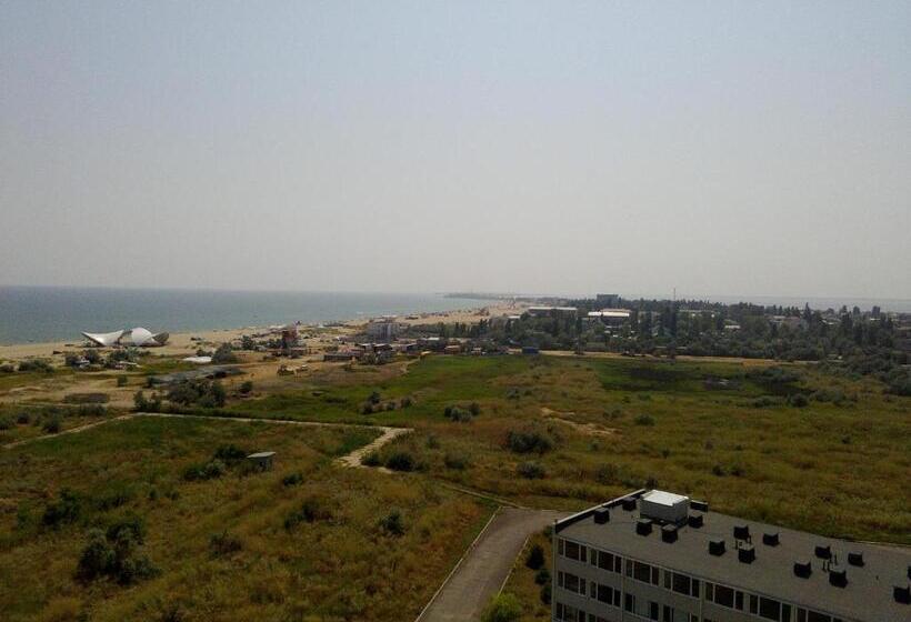 سوییت با چشم‌انداز دریا, Promenad