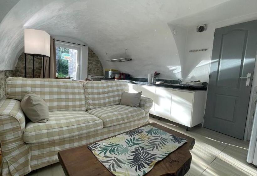 Apartament 2 Dormitoare, Le Doolie S Hostel B&b