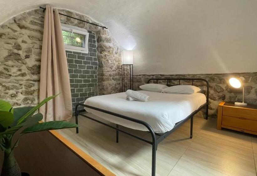 Apartament 2 Dormitoare, Le Doolie S Hostel B&b