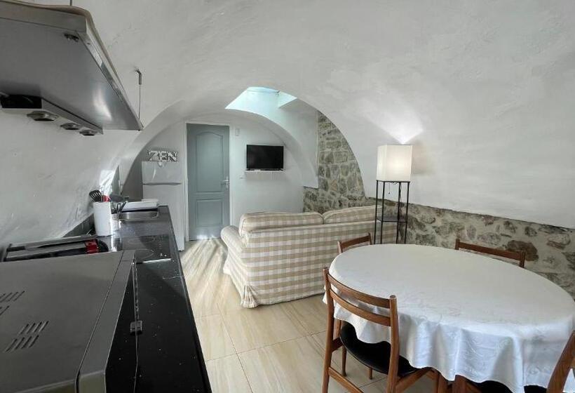 Apartament 2 Dormitoare, Le Doolie S Hostel B&b