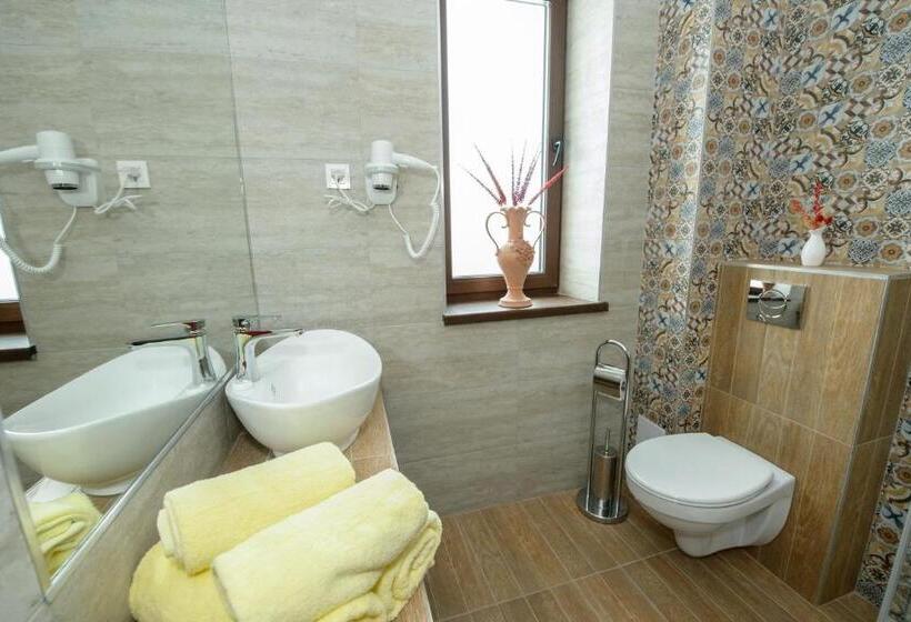 Номер Стандарт Вид на Горы, Casa Bucatarului