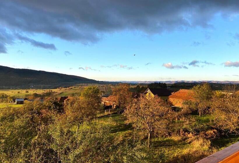 غرفة عائلية, Casa Bucatarului
