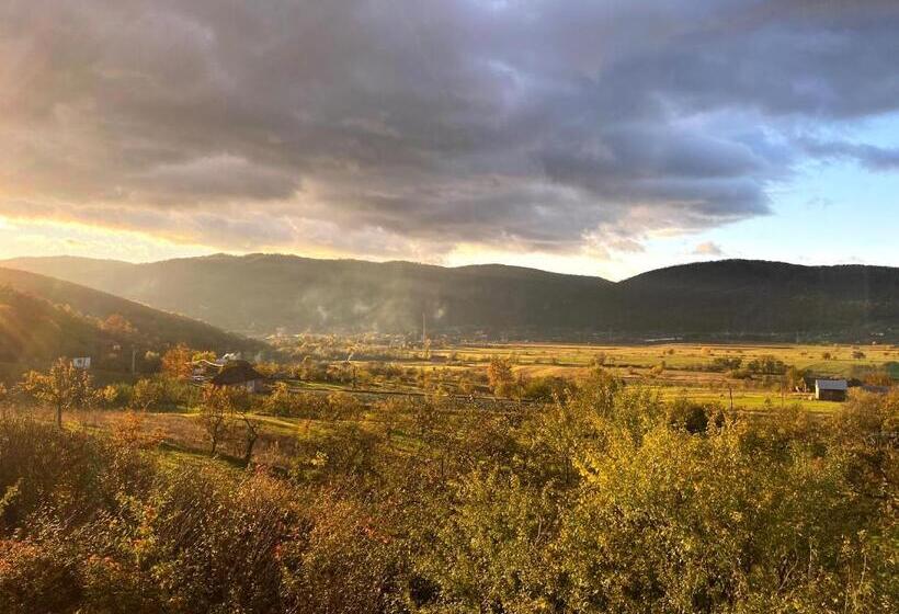 غرفة عائلية, Casa Bucatarului