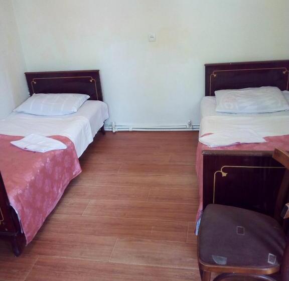 اتاق استاندارد با چشم‌انداز باغ, Guest House