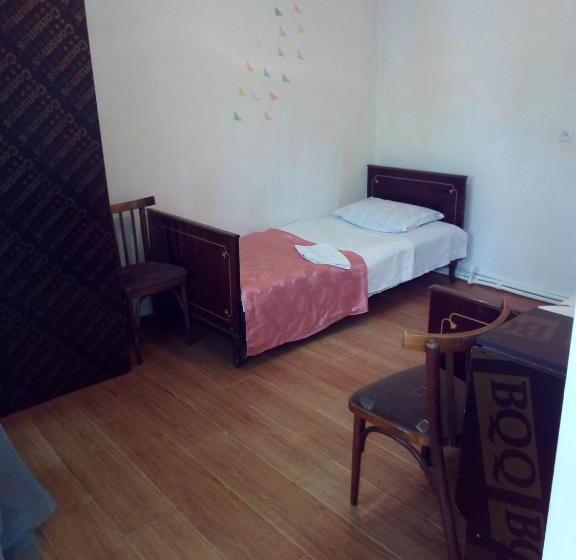 اتاق استاندارد با چشم‌انداز باغ, Guest House