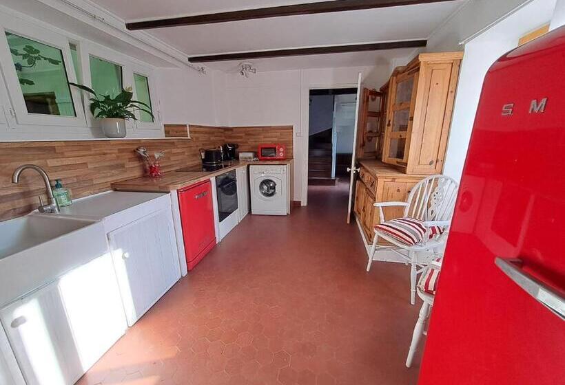 一居室别墅, Manor House Charentaise