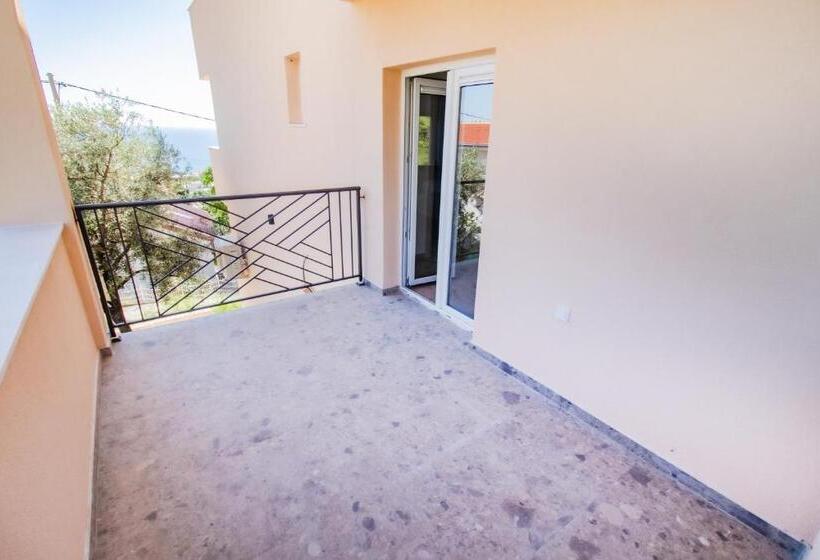 استودیوی استاندارد, Mira Sea View