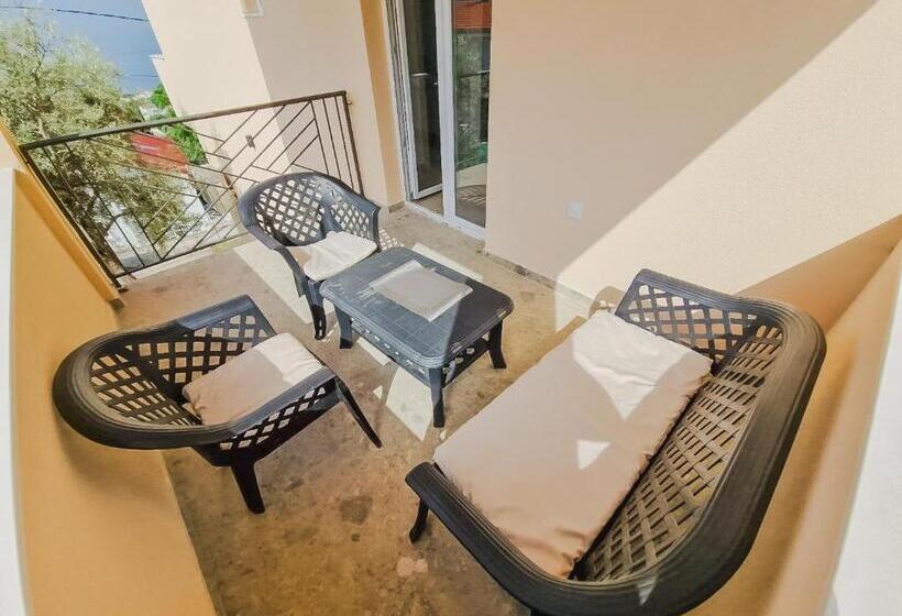 استودیوی استاندارد, Mira Sea View