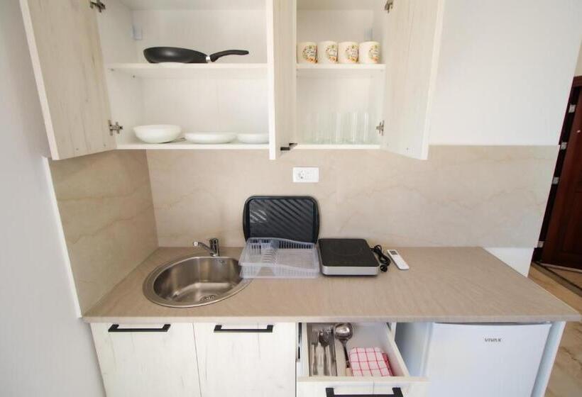 Deluxe Suite King Bed, Mira Sea View