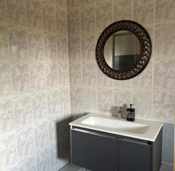 חדר סטנדרט נוף לבריכה, Nkguesthouse