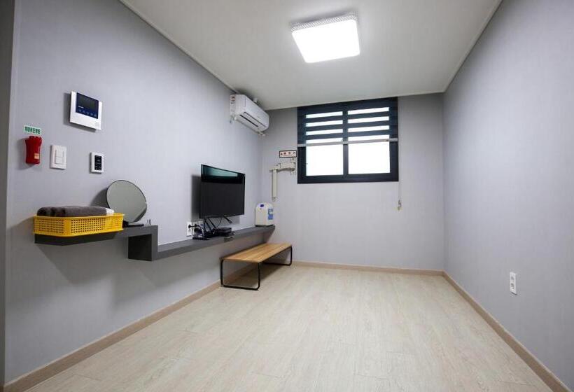Quarto Estandar Vista Mar, Sogco Jajapensyeon
