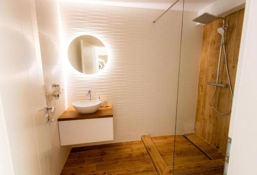 Номер Deluxe с Балконом, Yrys House   Adults Only