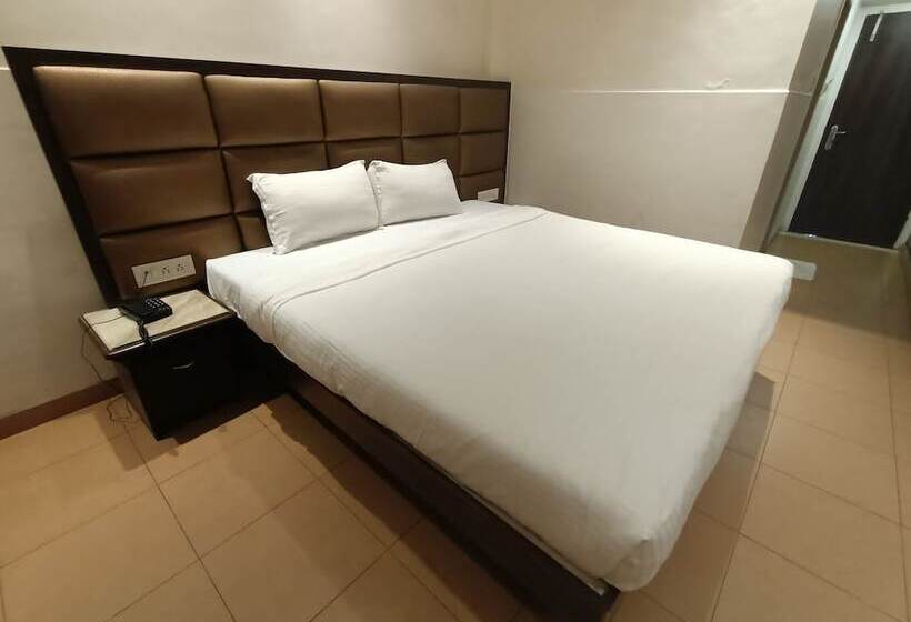 غرفة ديلوكس, Royal Garden Resort