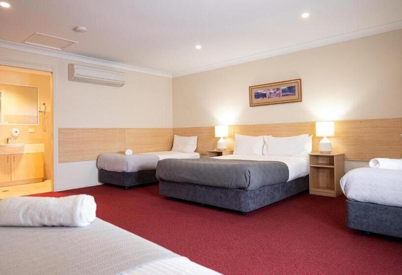 Семейный Номер, The Ballandean Pub & Motel