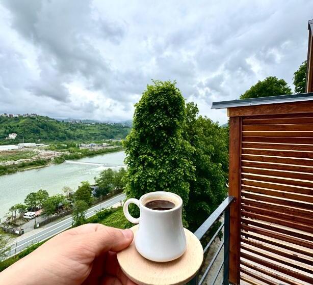 بنگله خانوادگی, Ces Bungalov