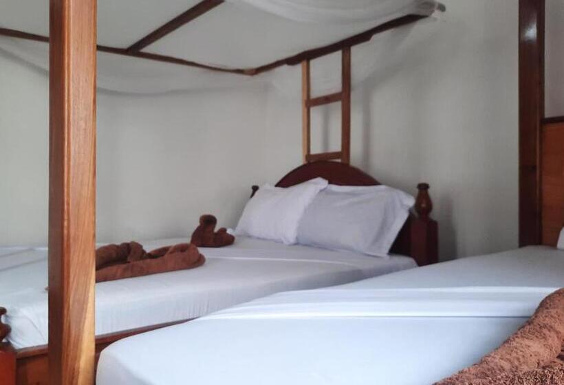 اتاق استاندارد سه نفره, Kajificheni House